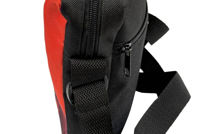 Adrianoss </br> <div class="adrianoss-model"> RONALDO </div>