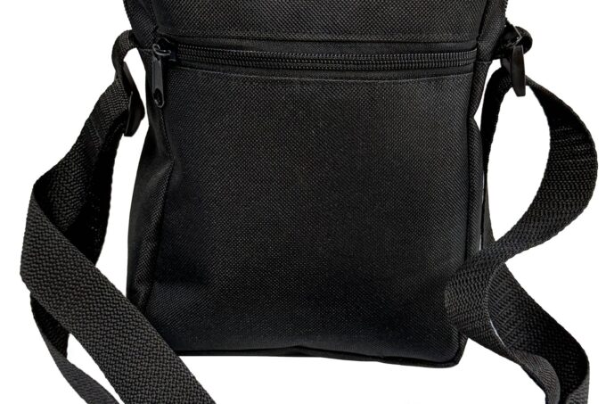 Adrianoss </br> <div class="adrianoss-model"> RONALDO </div>