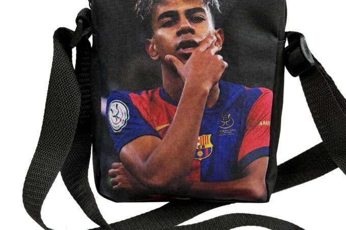 Adrianoss </br> <div class="adrianoss-model"> Lamine Yamal</div>