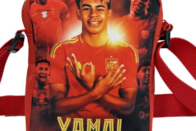 Adrianoss </br> <div class="adrianoss-model"> Lamine Yamal</div>