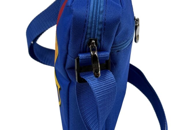 Adrianoss </br> <div class="adrianoss-model"> FCB </div>