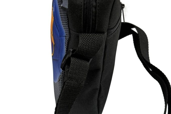 Adrianoss </br> <div class="adrianoss-model"> FCB </div>