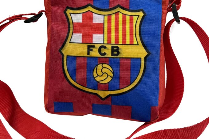 Adrianoss </br> <div class="adrianoss-model"> FCB </div>