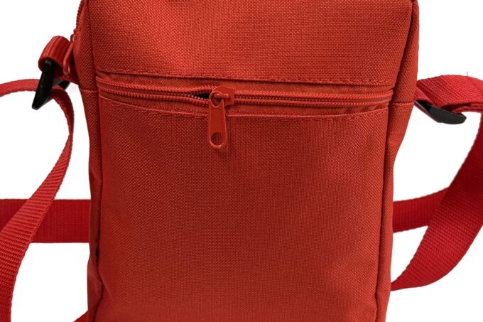 Adrianoss </br> <div class="adrianoss-model"> FCB </div>